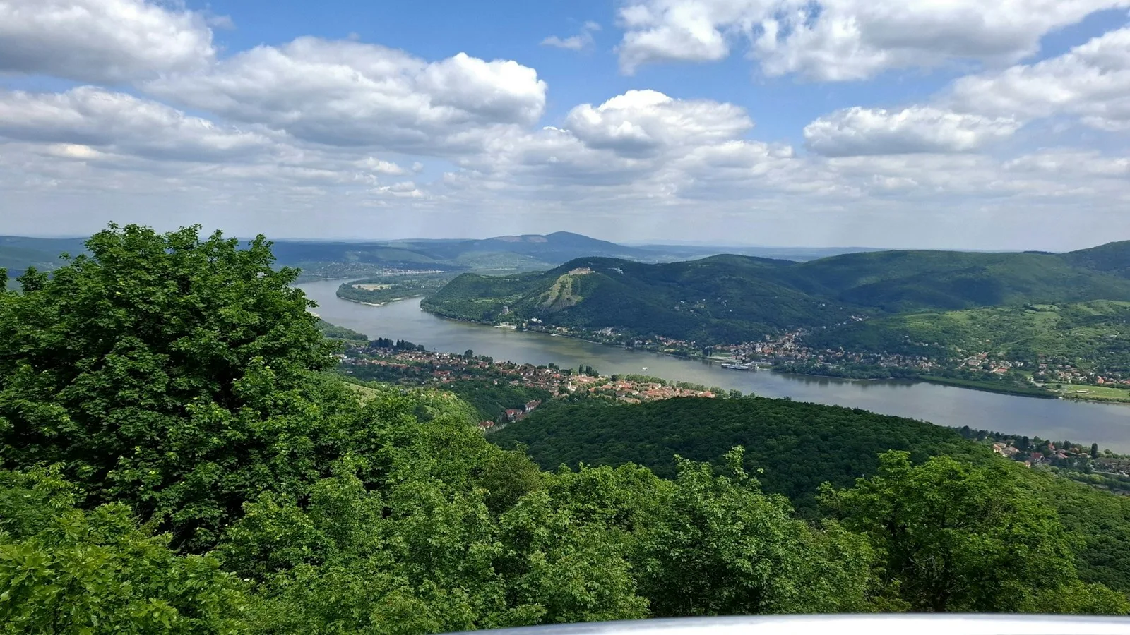 Visegrád, la citadelle et le méandre du fleuve