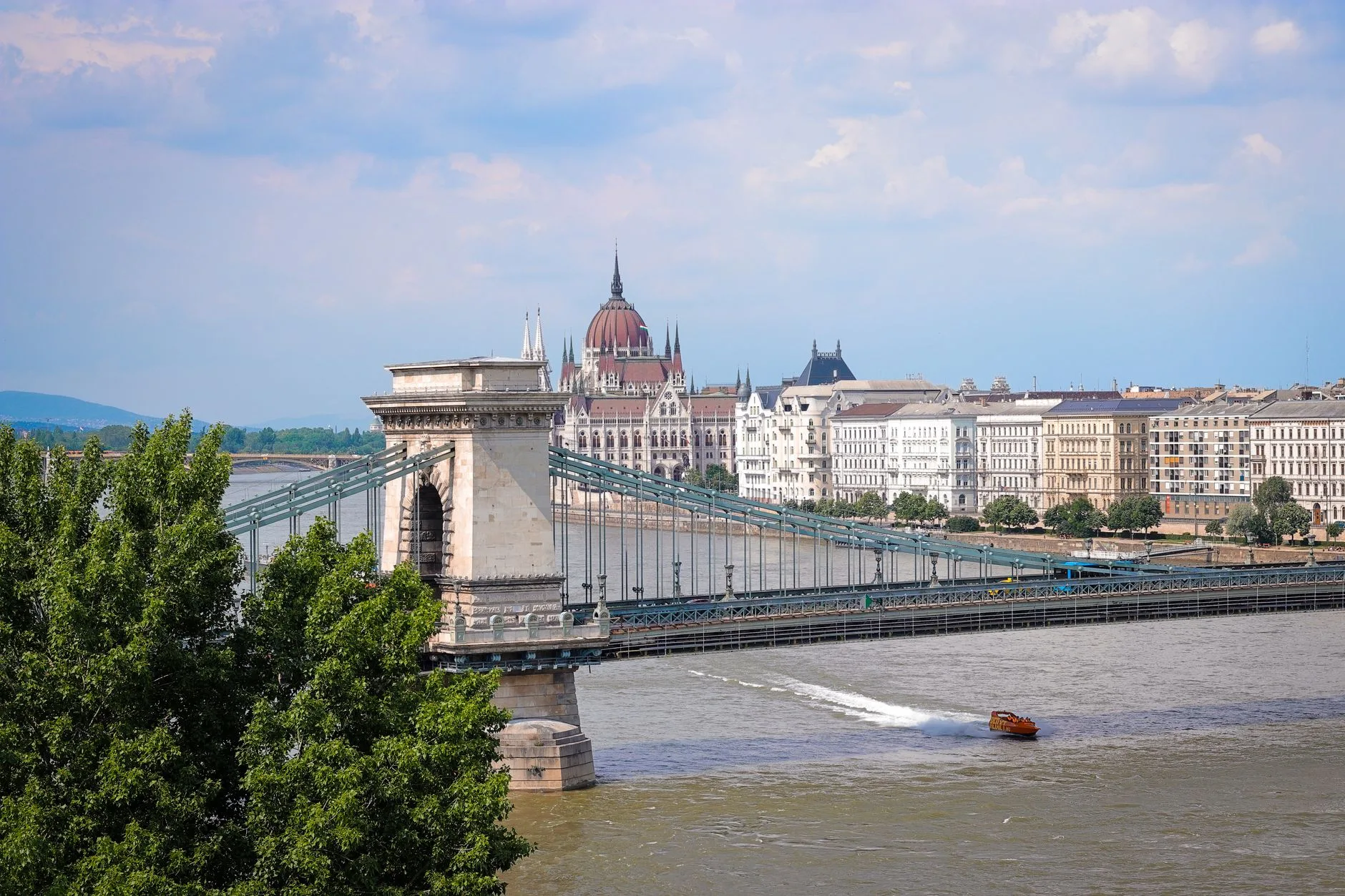 Le pont des Chaînes sur le Danube à Budapest